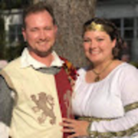 Meet your Posher, Hillary - Picture 1 of 1